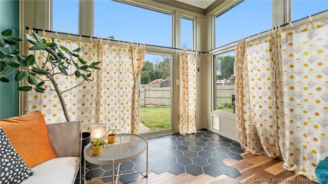 326 River Forest Parkway, Jeffersonville, IN 47130