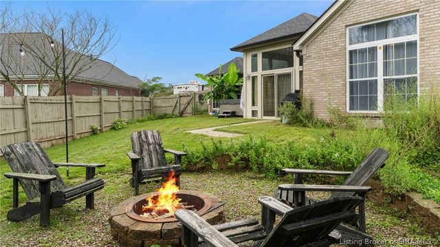 326 River Forest Parkway, Jeffersonville, IN 47130