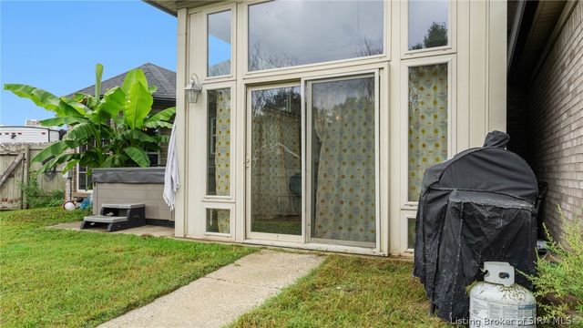 326 River Forest Parkway, Jeffersonville, IN 47130