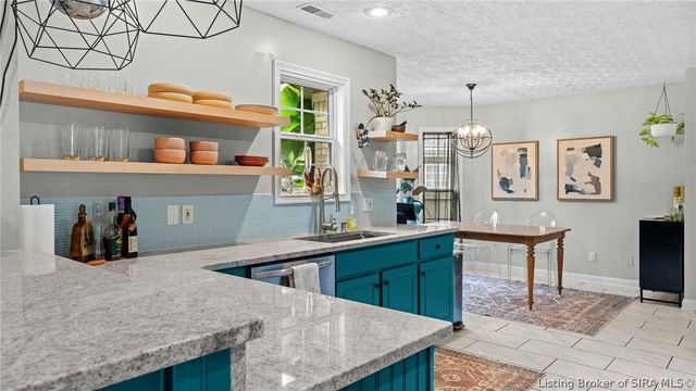 326 River Forest Parkway, Jeffersonville, IN 47130