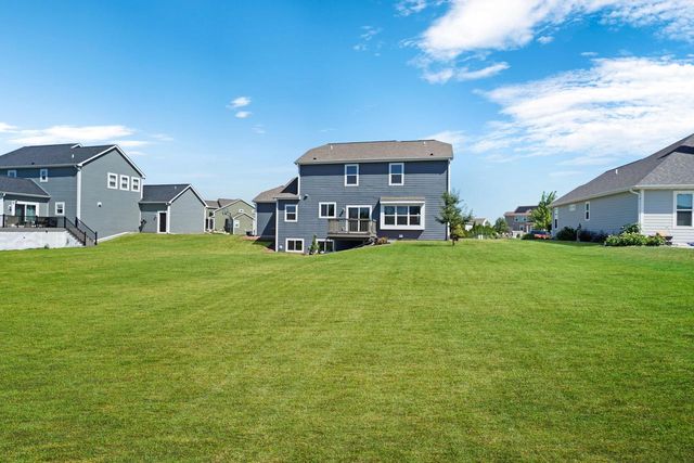 N60W13839 Weyerhaven DRIVE, Menomonee Falls, WI 53051