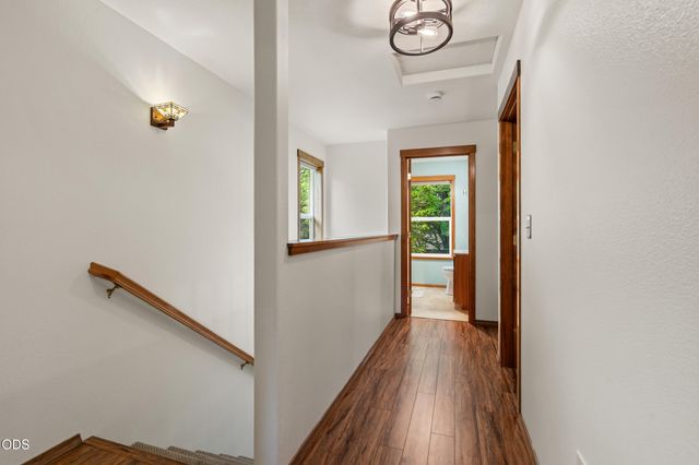 149 Graham Way, Talent, OR 97540