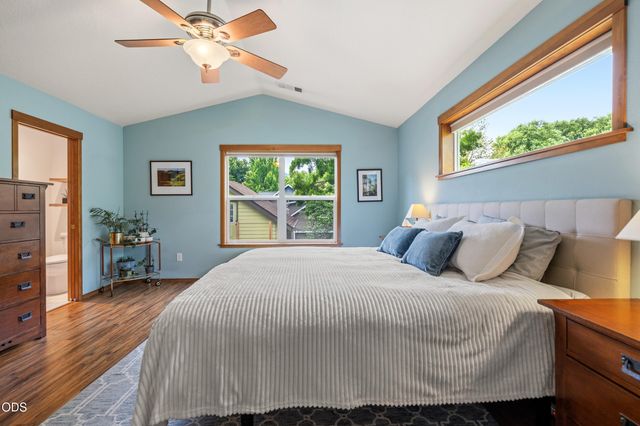 149 Graham Way, Talent, OR 97540
