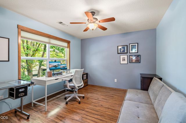 149 Graham Way, Talent, OR 97540