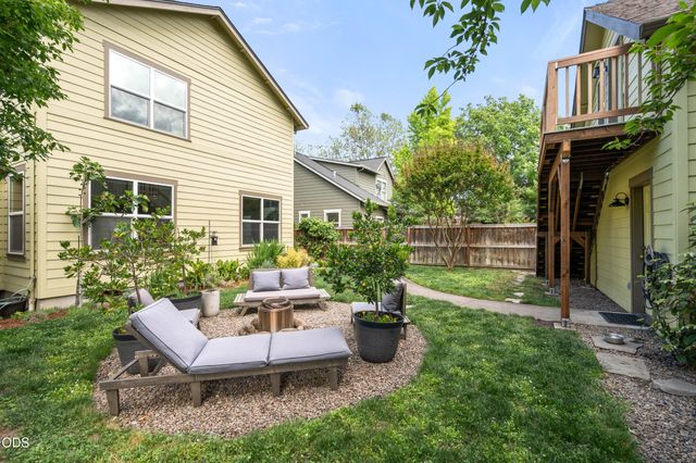 149 Graham Way, Talent, OR 97540