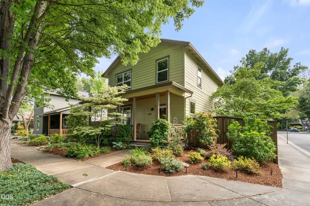 149 Graham Way, Talent, OR 97540