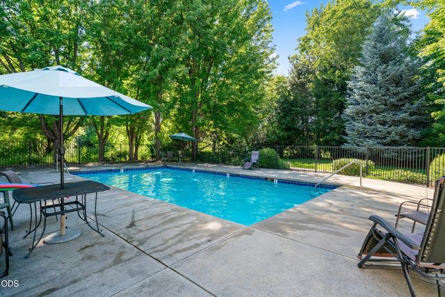 149 Graham Way, Talent, OR 97540