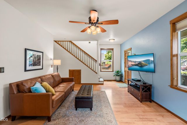 149 Graham Way, Talent, OR 97540