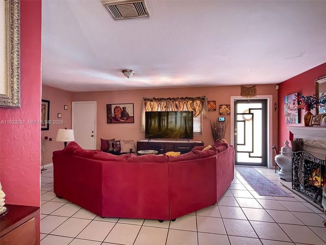 18003 SW 153rd Pl, Miami, FL 33187