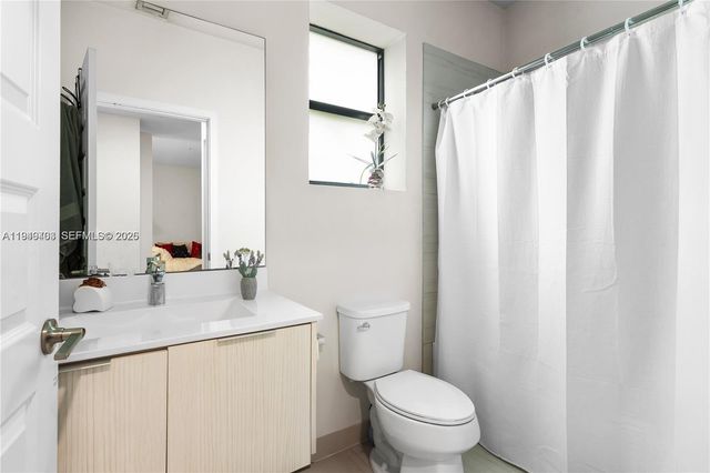 7805 NW 104th Ave 6, Doral, FL 33178