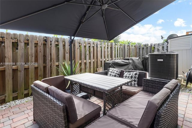 7805 NW 104th Ave 6, Doral, FL 33178