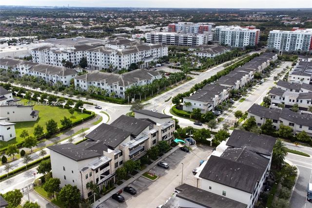 7805 NW 104th Ave 6, Doral, FL 33178