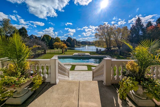5N195 Dover Hill Road, St. Charles, IL 60175