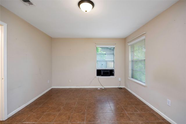 2 Circle Drive, Conroe, TX 77301