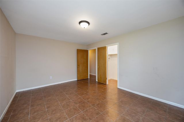 2 Circle Drive, Conroe, TX 77301