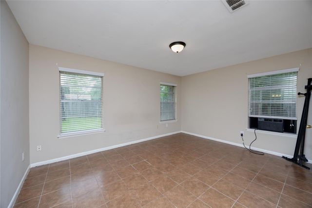 2 Circle Drive, Conroe, TX 77301