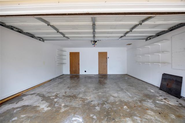 2 Circle Drive, Conroe, TX 77301