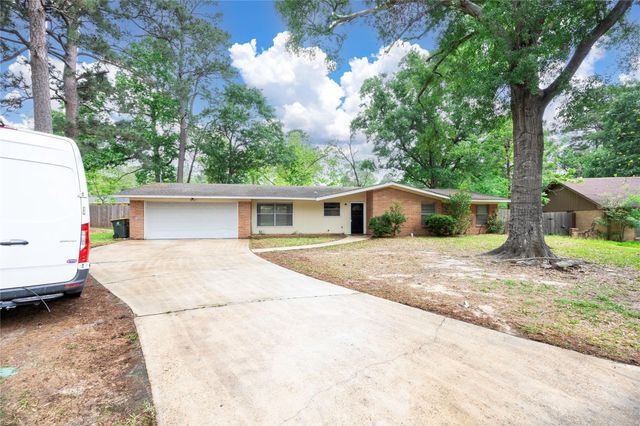 2 Circle Drive, Conroe, TX 77301