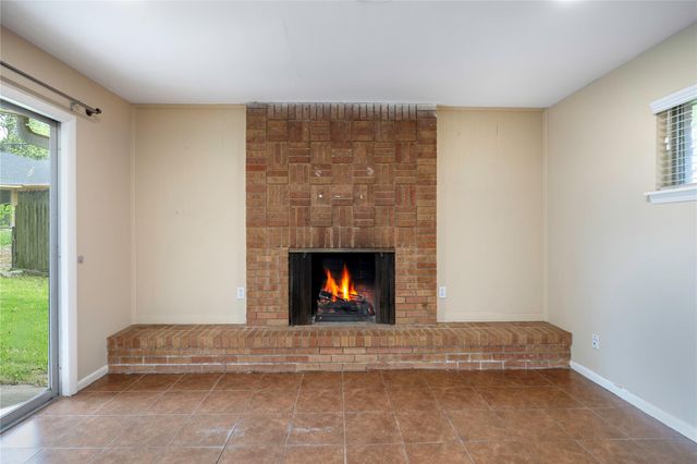2 Circle Drive, Conroe, TX 77301