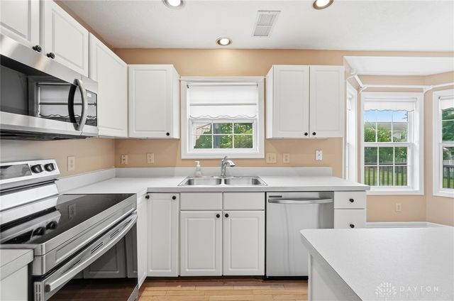 25 Huntley Court, Springboro, OH 45066