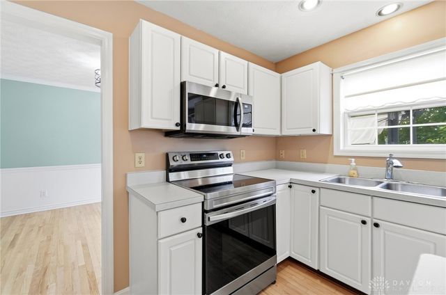 25 Huntley Court, Springboro, OH 45066