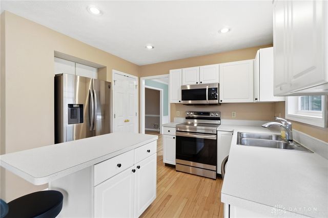 25 Huntley Court, Springboro, OH 45066