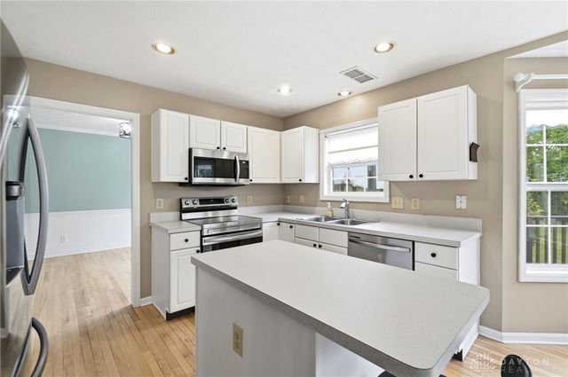 25 Huntley Court, Springboro, OH 45066