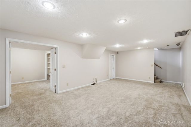 25 Huntley Court, Springboro, OH 45066