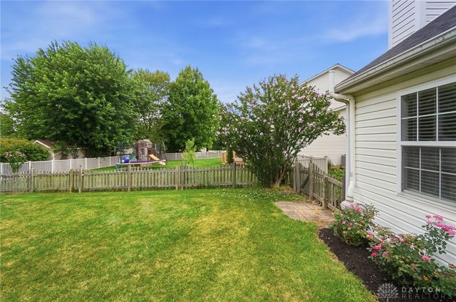 25 Huntley Court, Springboro, OH 45066