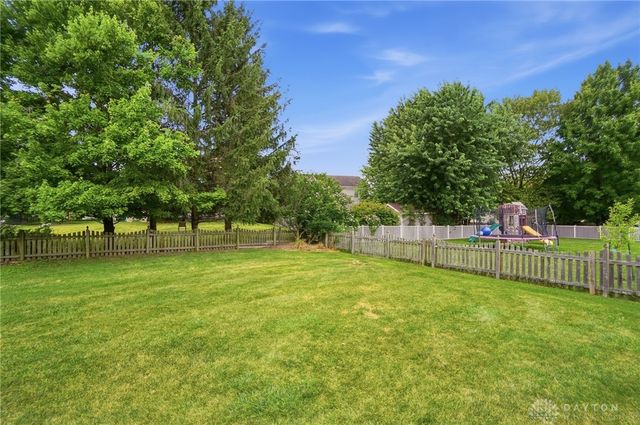 25 Huntley Court, Springboro, OH 45066