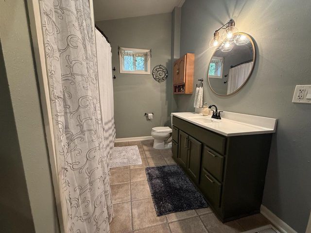 9875 N Edgewood Shores Road, Edgerton, WI 53534