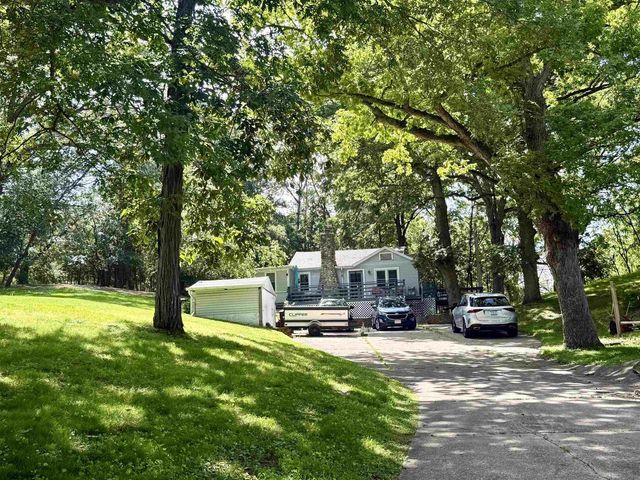 9875 N Edgewood Shores Road, Edgerton, WI 53534