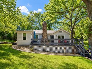 9875 N Edgewood Shores Road, Edgerton, WI 53534