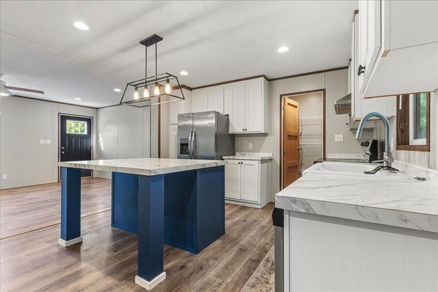 403 W Bank Street, Athens, TN 37303