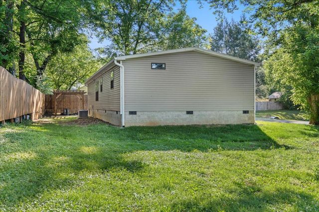 403 W Bank Street, Athens, TN 37303