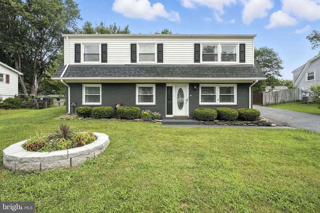 13005 KERRYDALE RD, Woodbridge, VA 22193