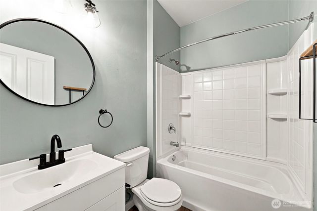 7701 208th Avenue E, Bonney Lake, WA 98391