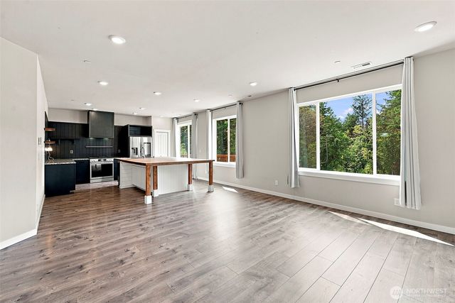 7701 208th Avenue E, Bonney Lake, WA 98391