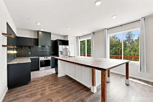 7701 208th Avenue E, Bonney Lake, WA 98391