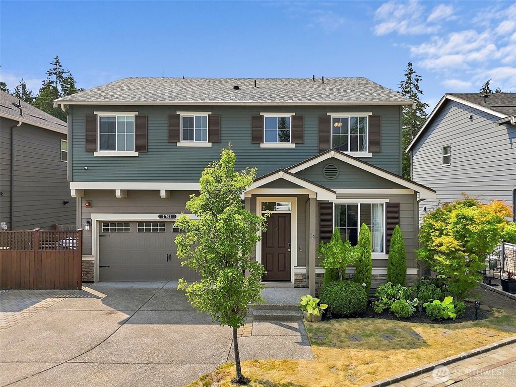 Image 1 of property listing at 7701 208th Avenue E, Bonney Lake, WA 98391