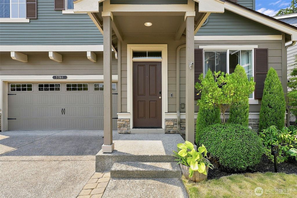 Image 2 of property listing at 7701 208th Avenue E, Bonney Lake, WA 98391