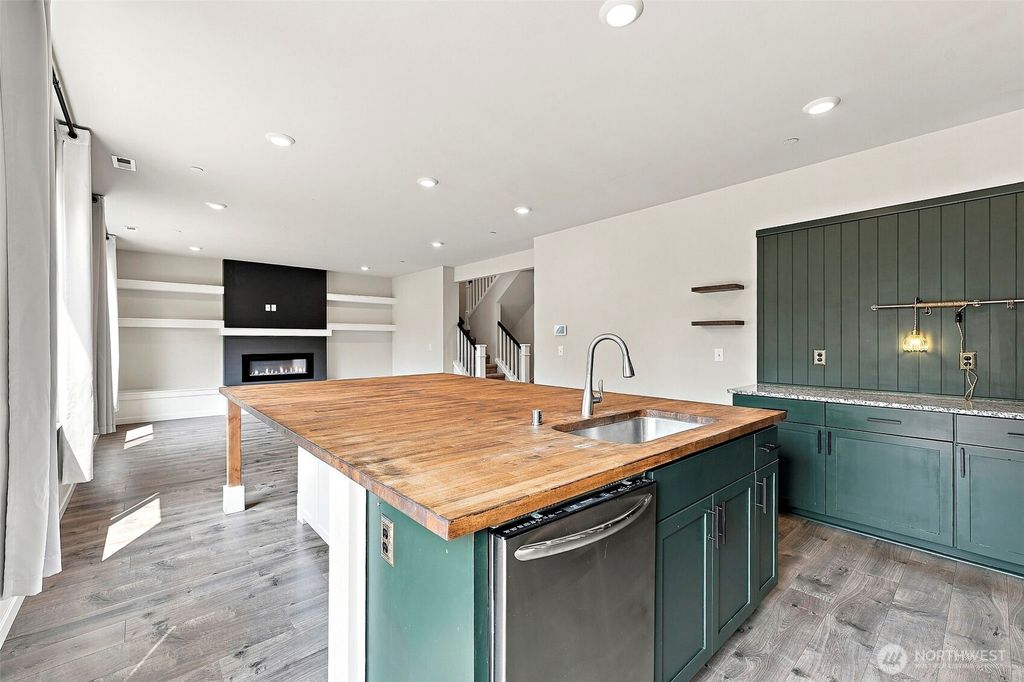 Image 13 of property listing at 7701 208th Avenue E, Bonney Lake, WA 98391