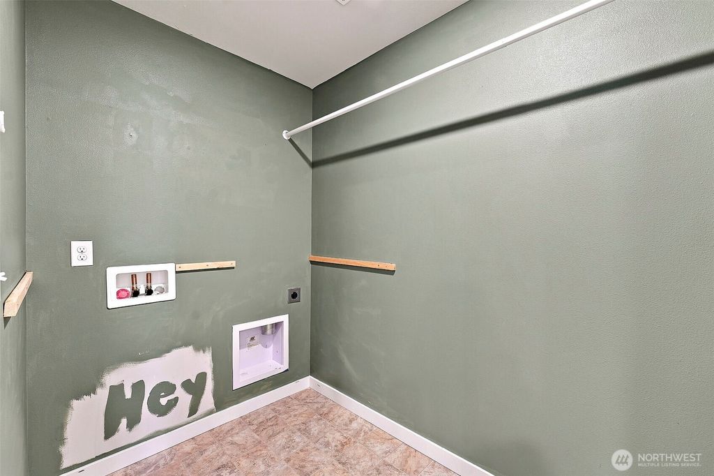 Image 30 of property listing at 7701 208th Avenue E, Bonney Lake, WA 98391