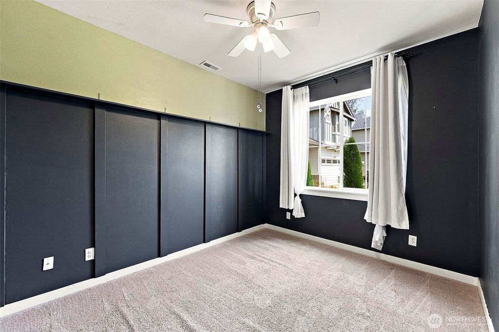 Image 5 of property listing at 7701 208th Avenue E, Bonney Lake, WA 98391