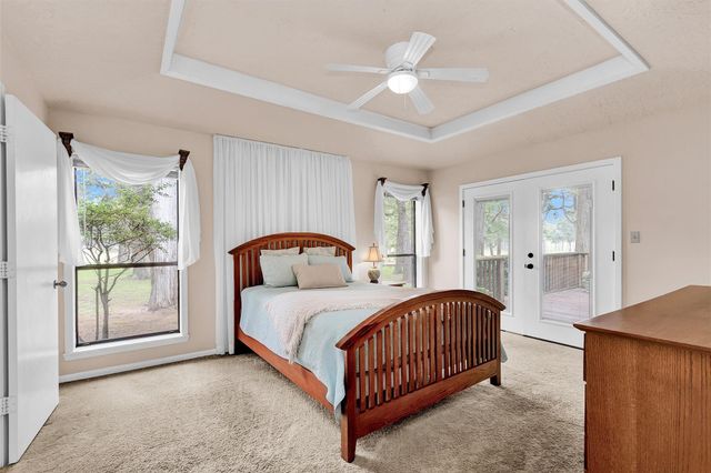105 Seminole Drive, New Ulm, TX 78950