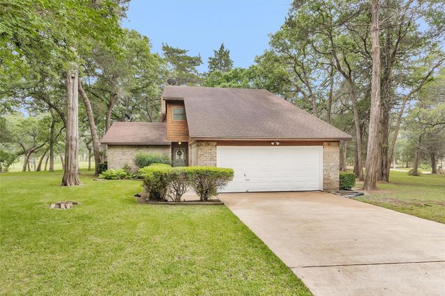 105 Seminole Drive, New Ulm, TX 78950