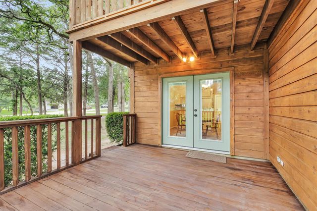 105 Seminole Drive, New Ulm, TX 78950