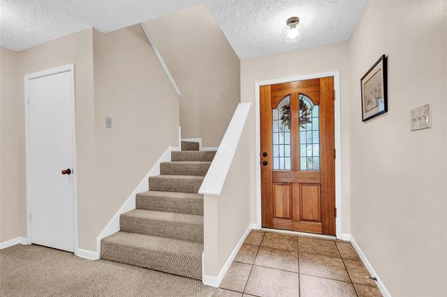 105 Seminole Drive, New Ulm, TX 78950