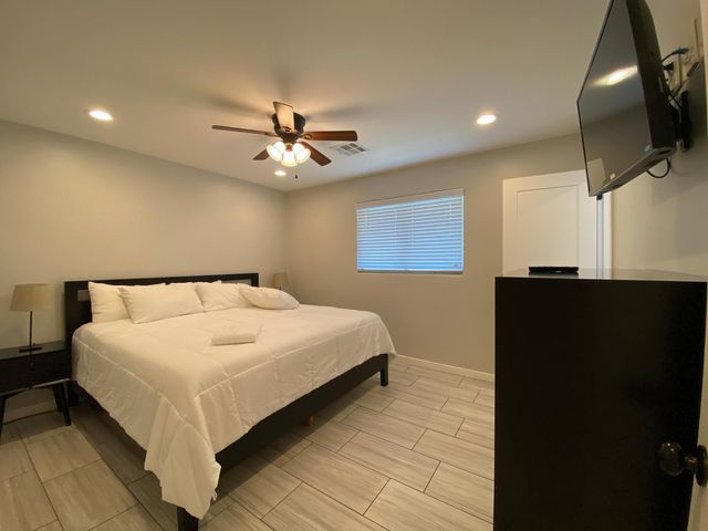 33 N Hobson Apt B, Mesa, AZ 85203