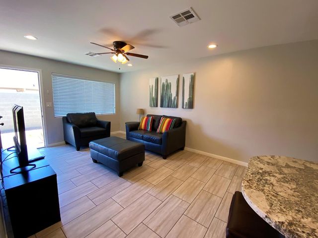 33 N Hobson Apt B, Mesa, AZ 85203